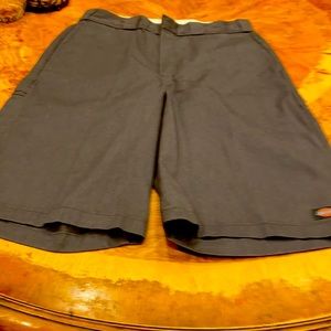 Men’s dickies grey shorts good condition